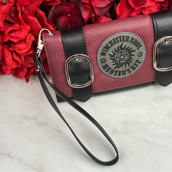 Supernatural Black and Maroon Pentagram Clutch Wallet Wristlet - Picture 5 of 15